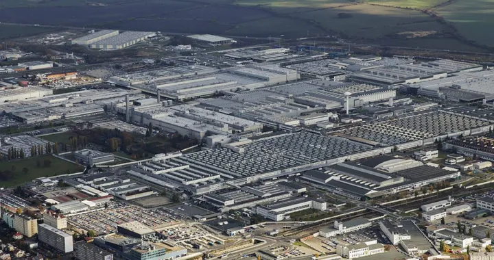 Batterie ogni 60 secondi: ecco come Skoda sta cambiando l'elettrico