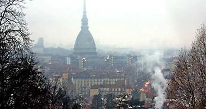 Smog: nuovi blocchi del traffico a Torino e Napoli