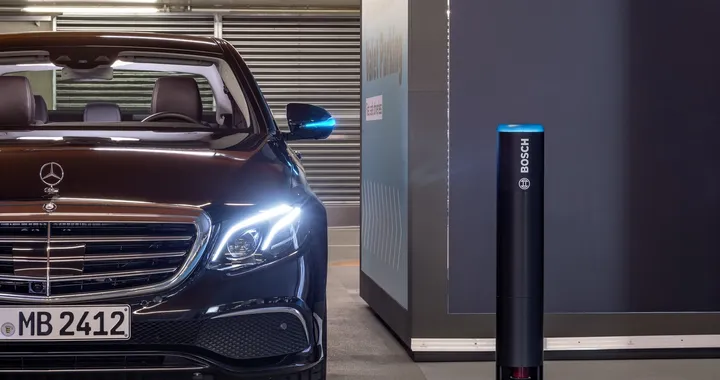 Mercedes e Bosch: presentato il sistema di parcheggio automatico