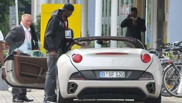 Usain Bolt sceglie la sua nuova auto: una Ferrari California