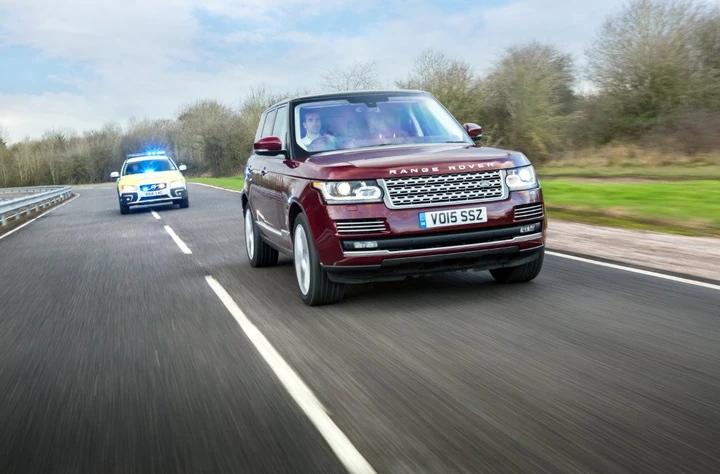 Jaguar Land Rover studia l'auto connessa e la guida autonoma