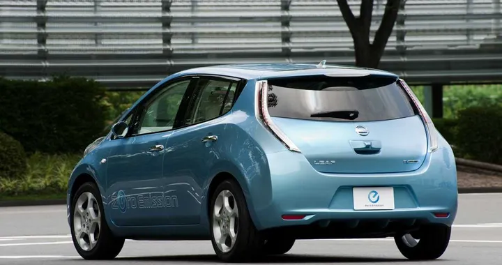 Nissan Leaf: 5 stelle nei crash test americani