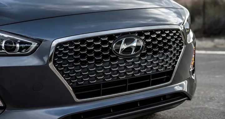 Hyundai Elantra GT: teaser prima del debutto