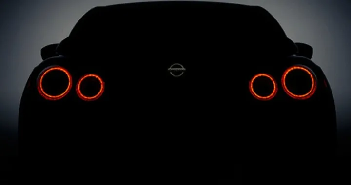 Nissan GT-R: il restyling anticipato da un teaser