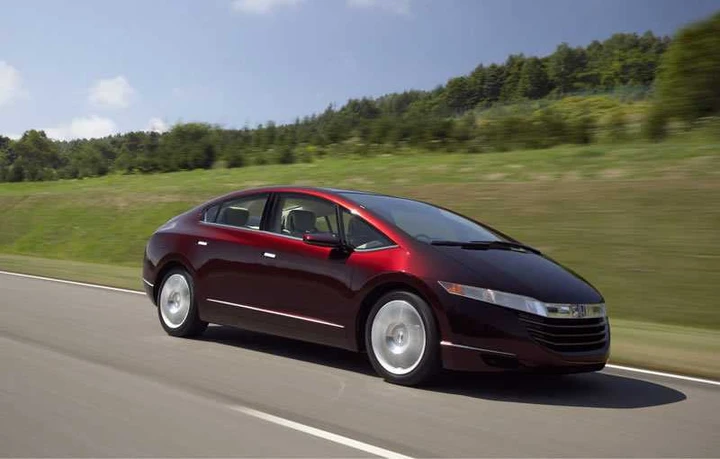 Honda FCX Clarity: è già su strada la vettura a idrogeno della casa nipponica