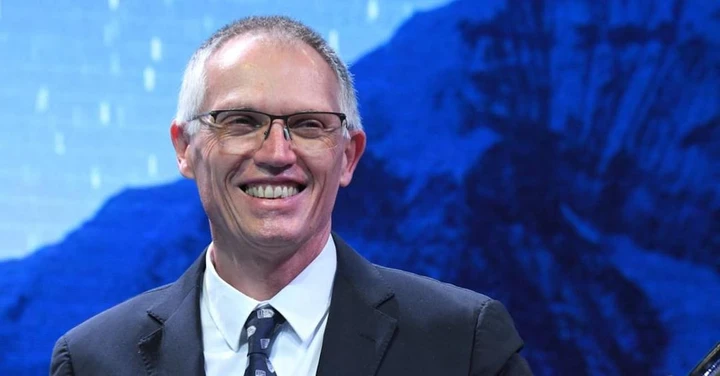 Stellantis, Carlos Tavares: ‘La mobilità del futuro non è fatta solo di auto’
