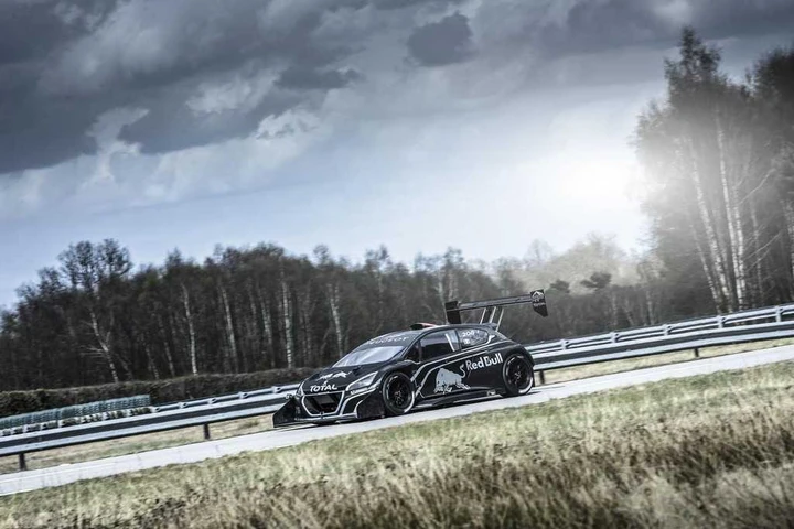 Peugeot 208 T16