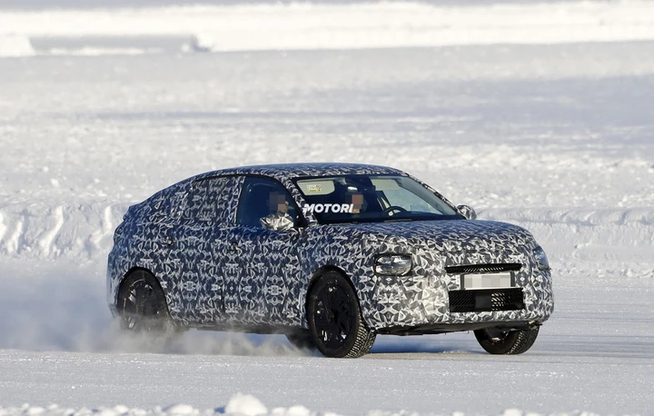 Nuova Citroen C4: le foto spia sulla neve