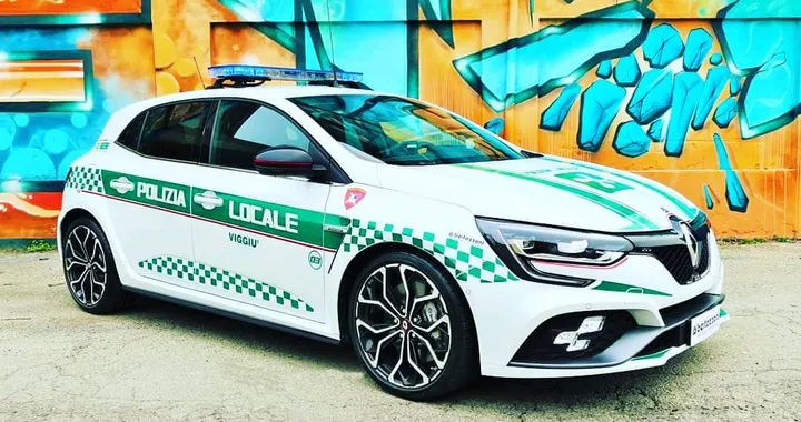 Renault: la Megane RS mette la divisa