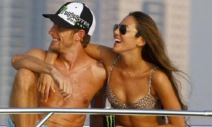 Button e la moglie narcotizzati e derubati