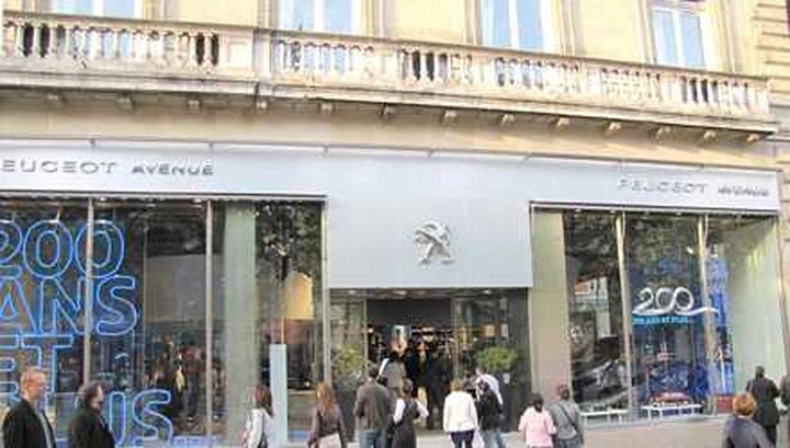 PSA vende la sede di Parigi per ridurre i debiti