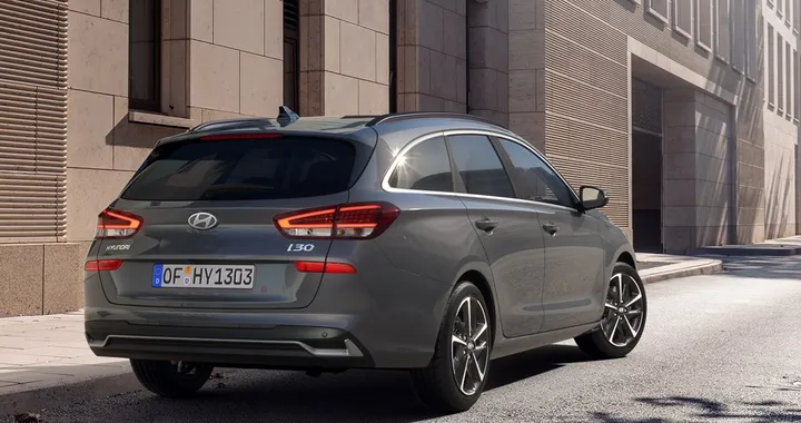 Hyundai i30 2027 debutta in Italia: eCall 5G e listino da 28.350 euro