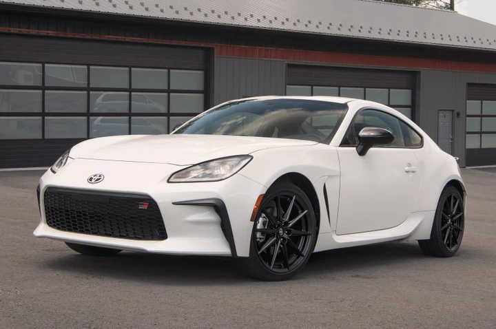 Auto a trazione posteriore: Toyota GR 86