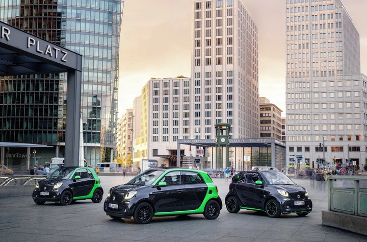 Smart Electric Drive: la nuova gamma al Salone di Parigi