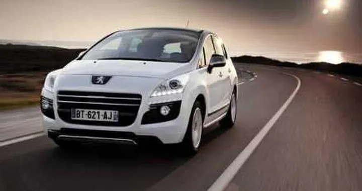 Peugeot 3008 Hybrid4, prezzo da 35.000 euro
