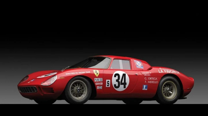 Ferrari 250 LM e Alfa 6C Zagato: il Louvre diventa il tempio delle auto d’epoca