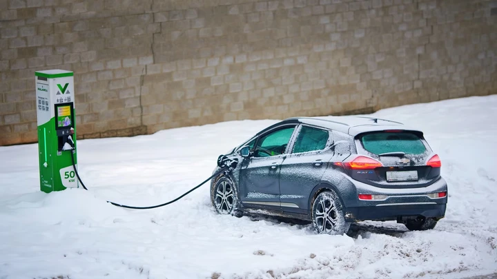 Autonomia dimezzata in inverno? I risultati shock dei test sulle EV