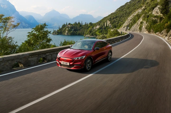 Ford Mustang Mach-E: immagini ufficiali