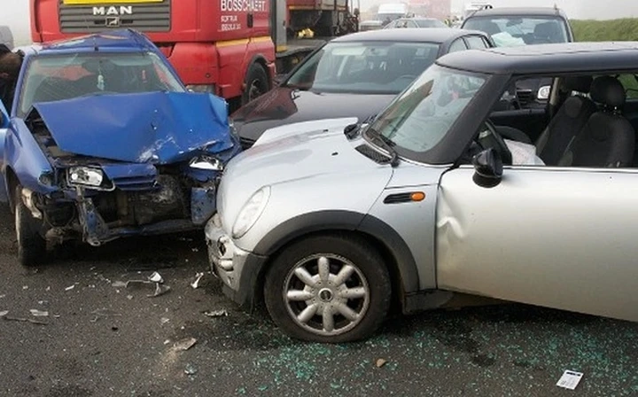 Incidente con auto non assicurata: cosa fare e chi paga?