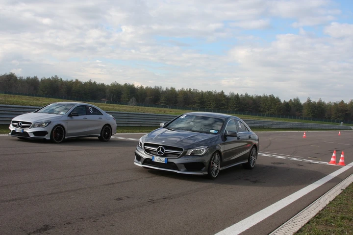 Mercedes-Benz CLA 45 AMG, test drive in pista