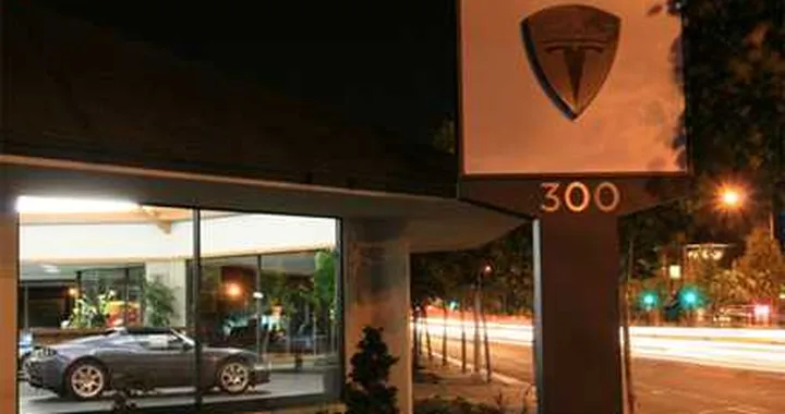 Tesla apre anche a New York