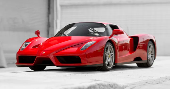 Ferrari Enzo di Giovanni Paolo II all'asta