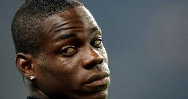 Audi R8 di Balotelli: multa e i tifosi insorgono