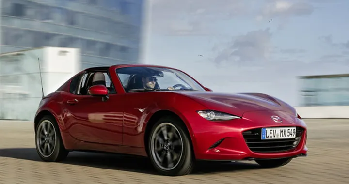 Mazda MX-5 RF: il fascino retrò incontra la sportività