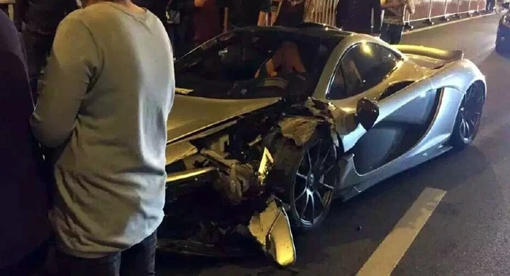 Una McLaren da 2 milioni di dollari distrutta in un incidente