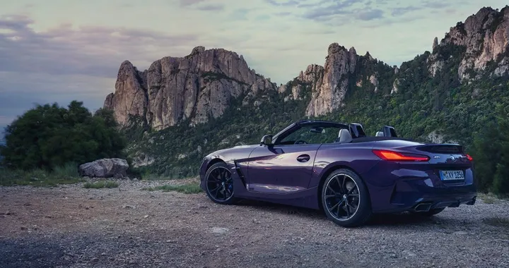 BMW Z4 non va in pensione, merito del cambio manuale
