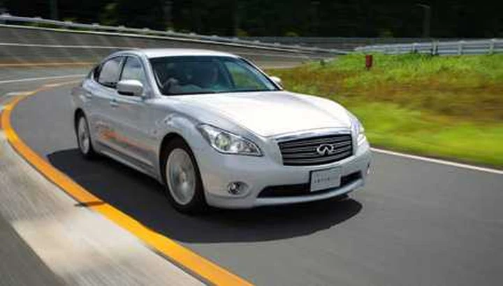 Infiniti M35h: una ibrida da 364 CV