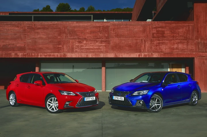 Lexus CT200h MY 2018: immagini ufficiali