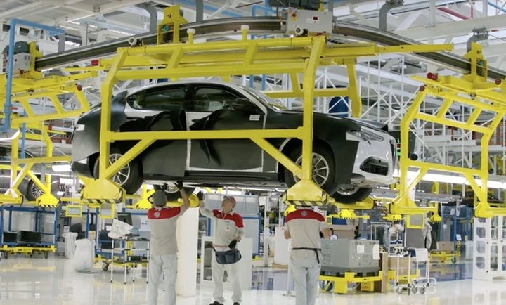 Alfa Romeo Stelvio: ecco la prima immagine del SUV