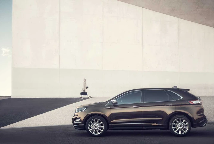 Ford Kuga ed Edge Vignale: immagini ufficiali