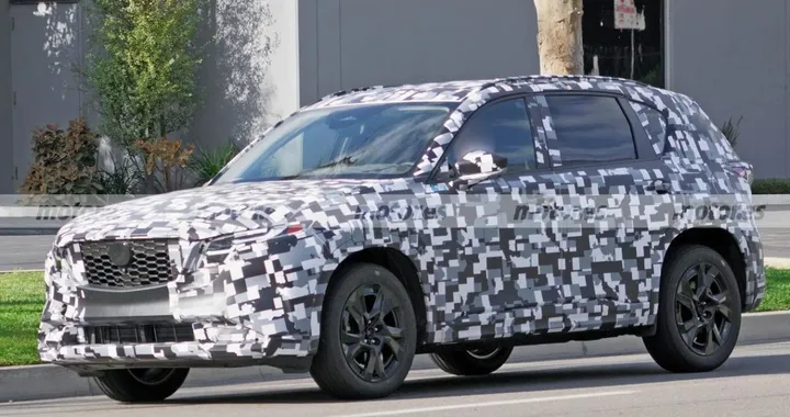 Mazda CX-5 2026: tra render e foto spia, il futuro del SUV giapponese