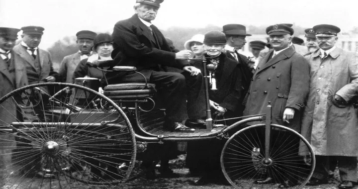Mercedes-Benz: 130 anni fa la prima automobile della storia