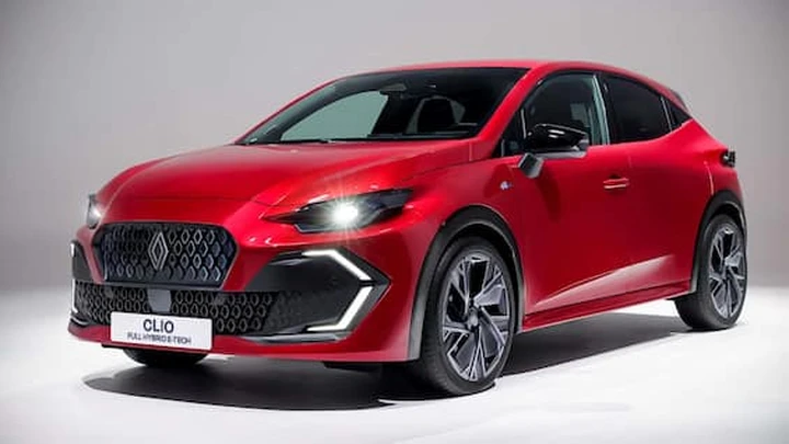 Nuova Renault Clio: la metamorfosi della citycar francese al Salone di Monaco