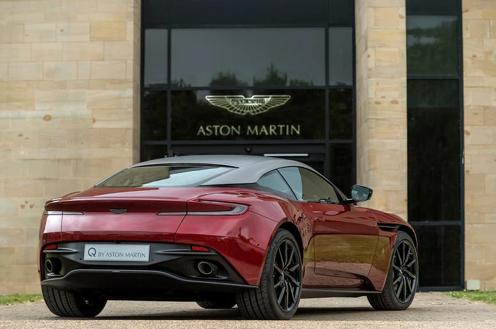 Aston Martin DB11 Henley Regatta: le immagini ufficiali