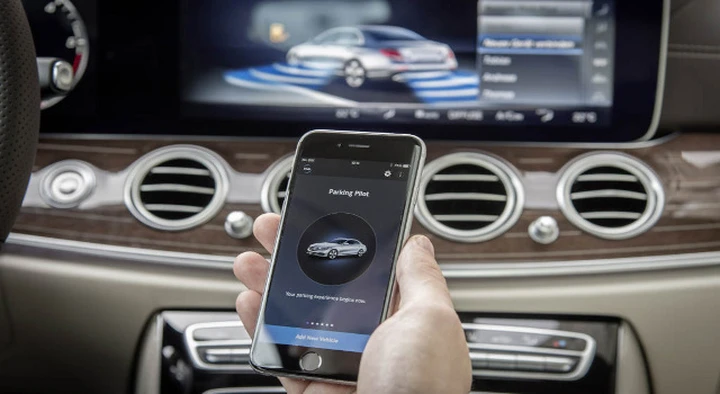 Mercedes: con C.A.S.E. l’auto è sempre più connessa