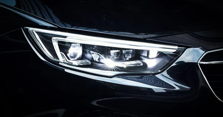 Opel: 120 anni di evoluzione dei gruppi ottici