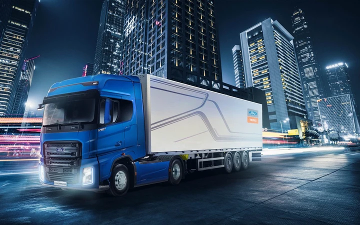 Ford Trucks sbarca in Italia: il nuovo camion F-Max sfida la concorrenza