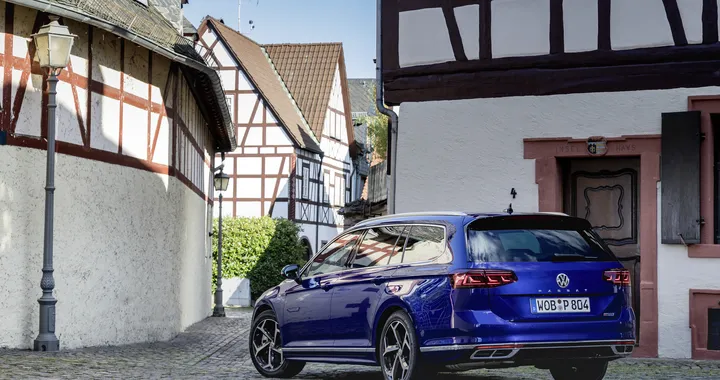 Nuova Volkswagen Passat: primo contatto