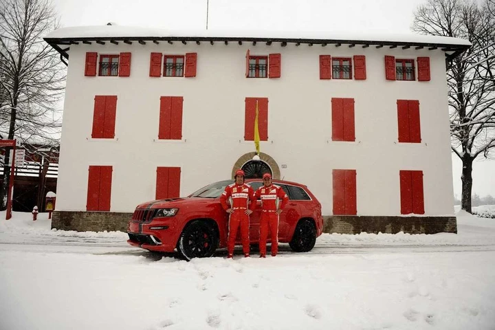 Jeep Grand Cherokee SRT8 Ferrari