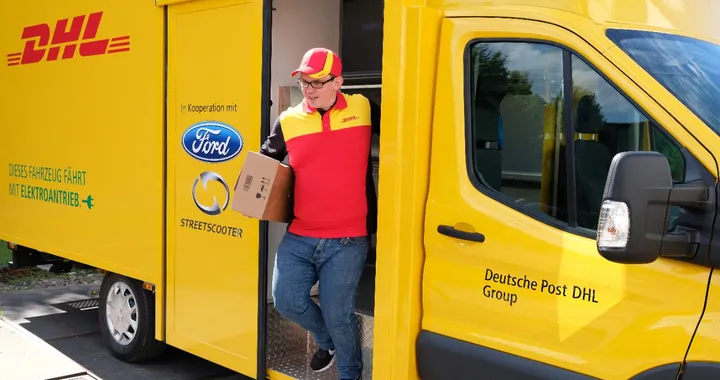 Ford annuncia la collaborazione con DHL per il furgone elettrico in Germania