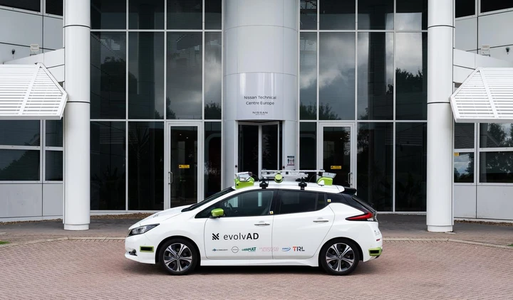 Nissan evolvAD