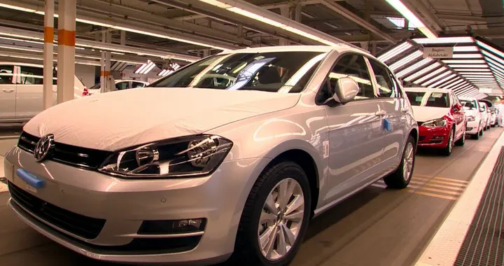 Volkswagen: ferma per una settimana la produzione Golf
