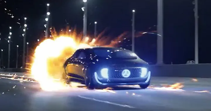 La Mercedes F 015 come in Ritorno al Futuro