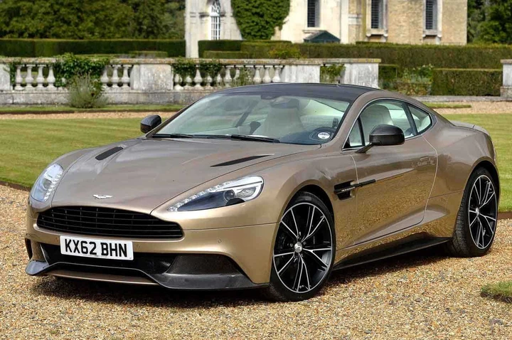 Aston Martin Vanquish 2013, nuove foto ufficiali