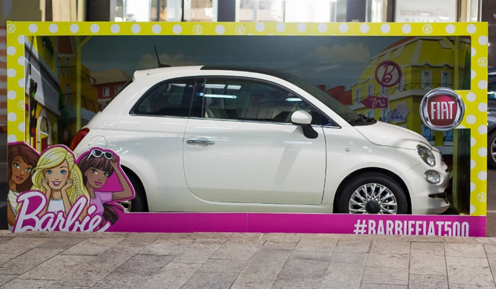 La Fiat 500 a Milano con Barbie