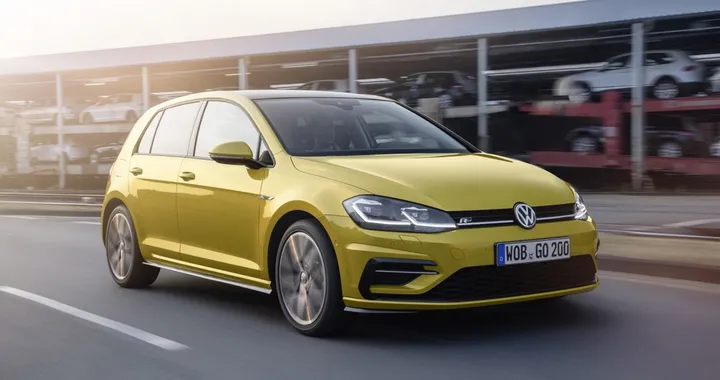 Volkswagen Golf 2017: le immagini del restyling